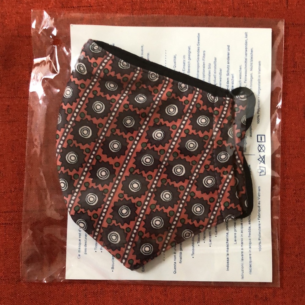 NWT - Tory Burch Face Mask